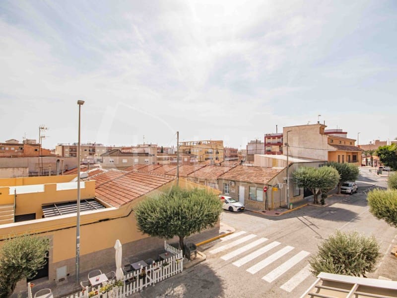 2 soverom Hus til leie i Los Montesinos - € 850 (Ref: 9419944)