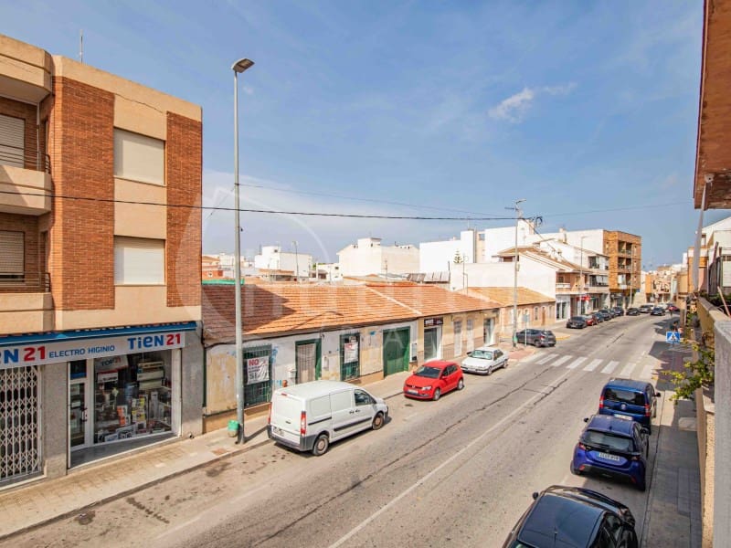 2 soverom Hus til leie i Los Montesinos - € 850 (Ref: 9419944)