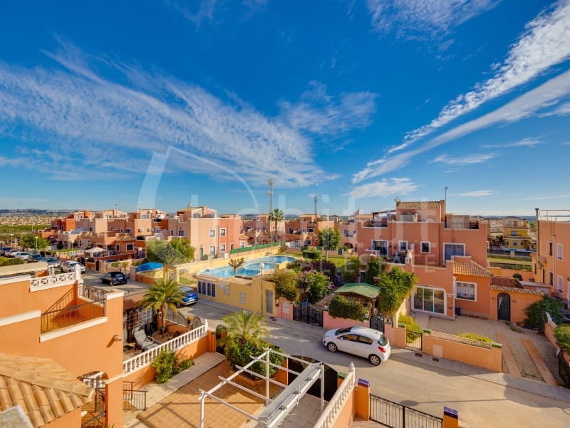 3 soverom Kjedet enebolig til salgs i Los Montesinos - € 189 500 (Ref: 9427467)