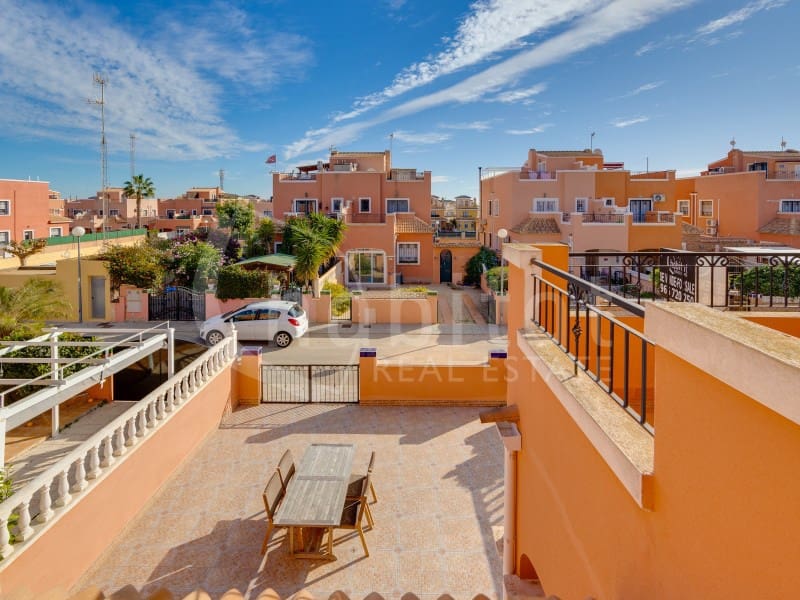 3 soverom Kjedet enebolig til salgs i Los Montesinos - € 189 500 (Ref: 9427467)