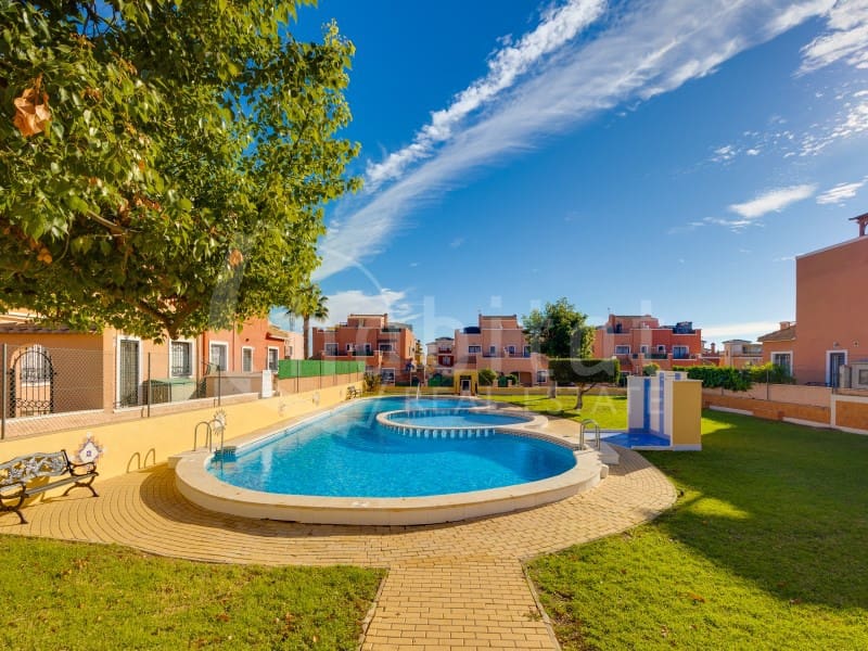 3 soverom Kjedet enebolig til salgs i Los Montesinos - € 189 500 (Ref: 9427467)