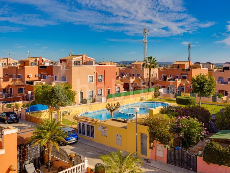 3 soverom Kjedet enebolig til salgs i Los Montesinos - € 189 500 (Ref: 9427467)