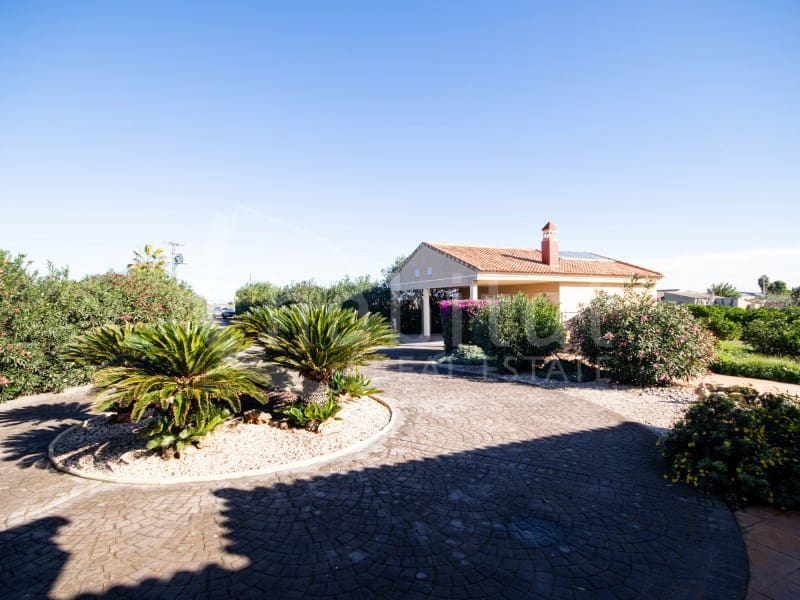 3 bedroom Finca/Country House for sale in Daya Nueva with garage - € 550,000 (Ref: 9470661)