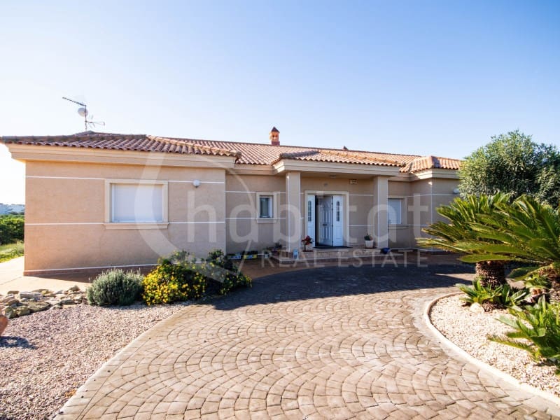 3 bedroom Finca/Country House for sale in Daya Nueva with garage - € 550,000 (Ref: 9470661)