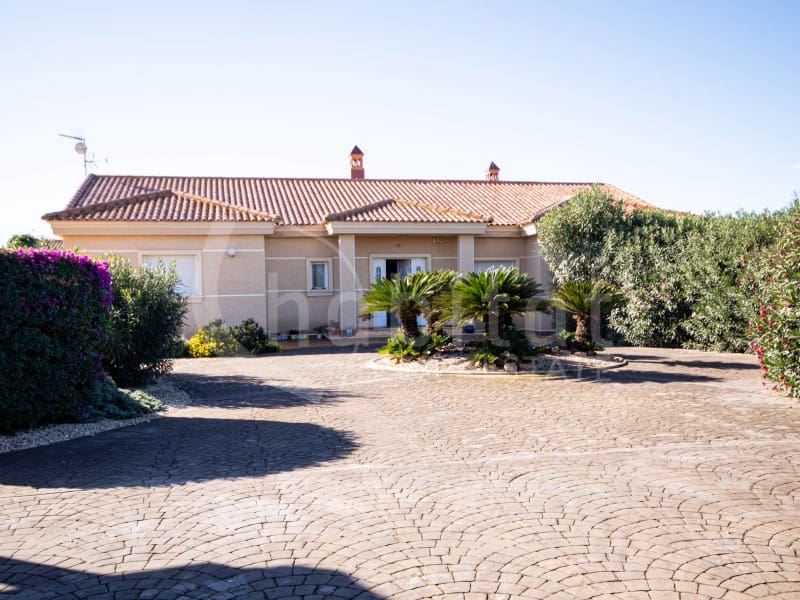 3 bedroom Finca/Country House for sale in Daya Nueva with garage - € 550,000 (Ref: 9470661)