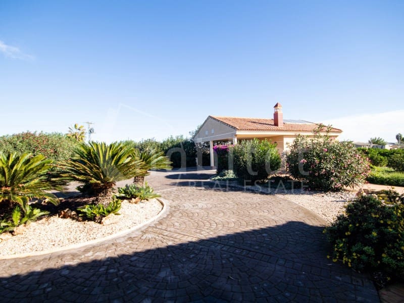 3 bedroom Finca/Country House for sale in Daya Nueva with garage - € 550,000 (Ref: 9470661)