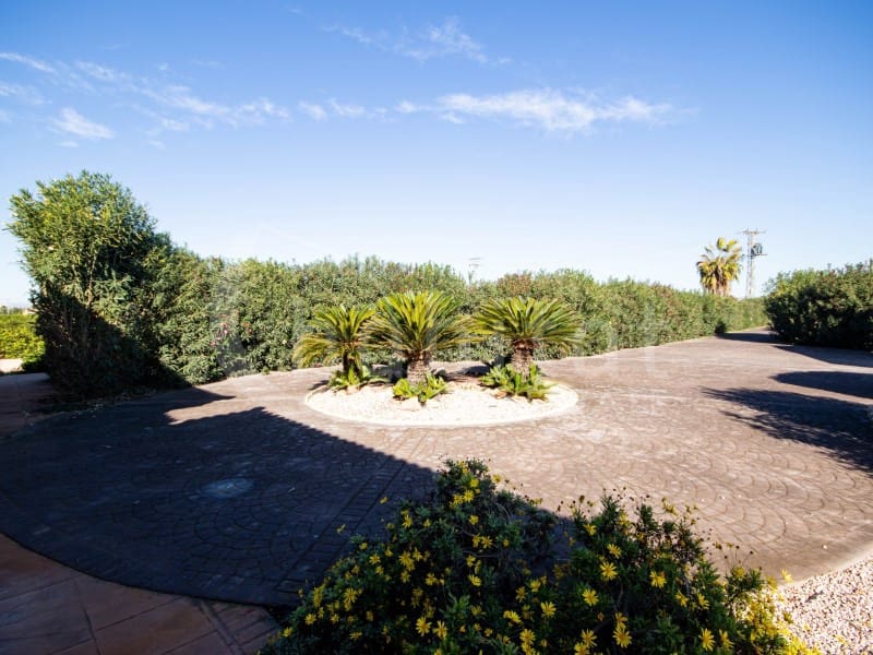 3 bedroom Finca/Country House for sale in Daya Nueva with garage - € 550,000 (Ref: 9470661)