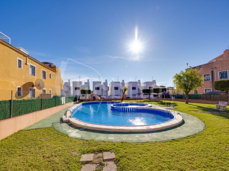 2 soveværelse Lejlighed til salg i Los Montesinos - € 134.900 (Ref: 9510088)