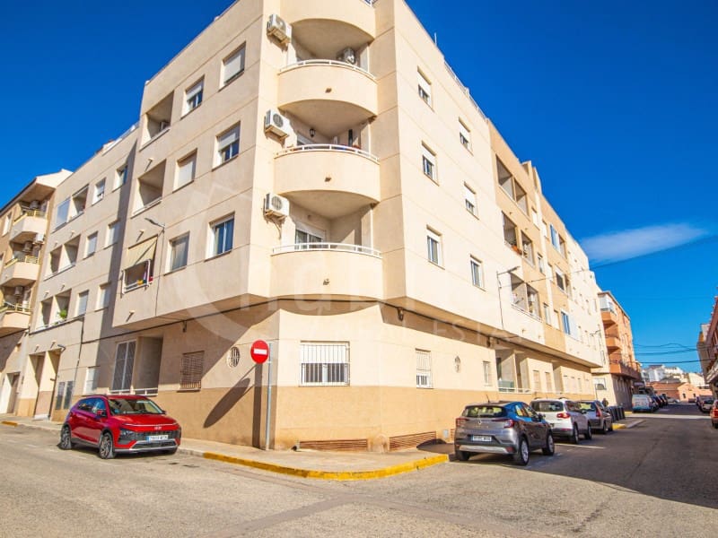 Apartamento de 3 habitaciones en Los Montesinos en venta - 129.900 € (Ref: 9536772)
