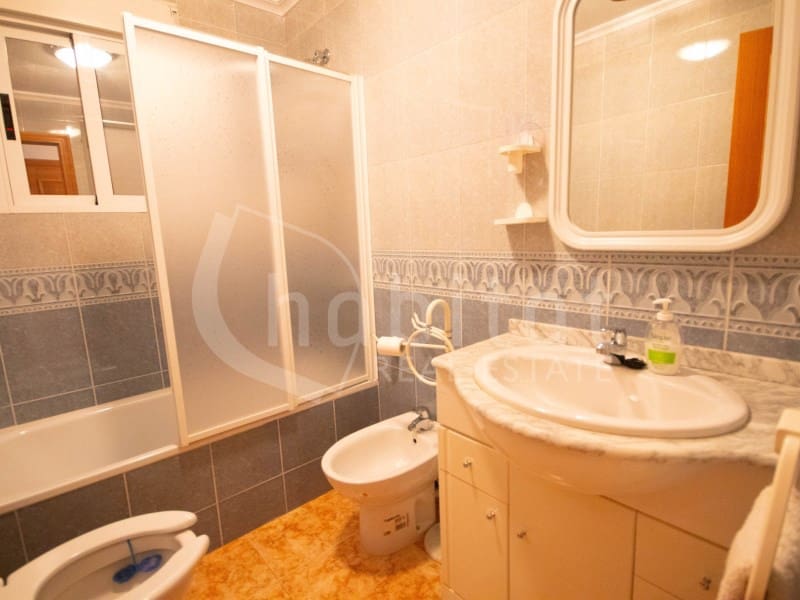 Apartamento de 2 habitaciones en Los Montesinos en alquiler - 550 € (Ref: 9644957)