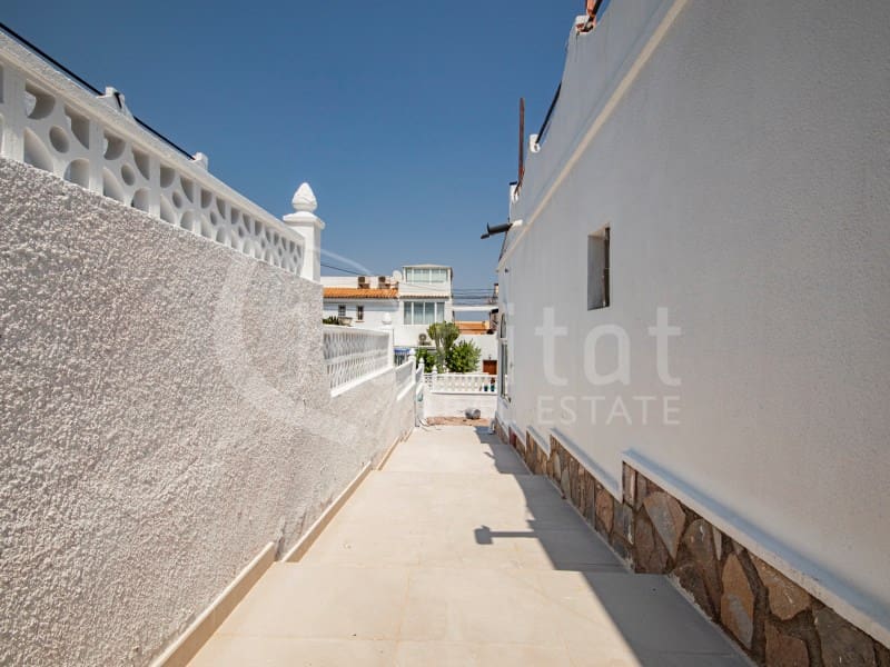 2 soverom Kjedet enebolig til leie i San Miguel de Salinas - € 750 (Ref: 9659213)