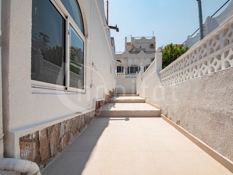 2 soverom Kjedet enebolig til leie i San Miguel de Salinas - € 750 (Ref: 9659213)