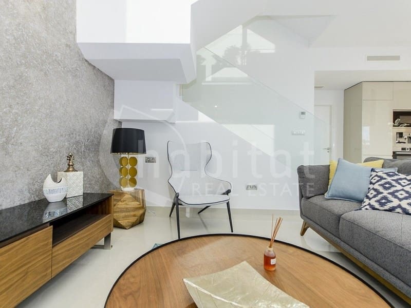 Chalet de 3 habitaciones en Los Montesinos en venta con piscina - 485.000 € (Ref: 9738384)