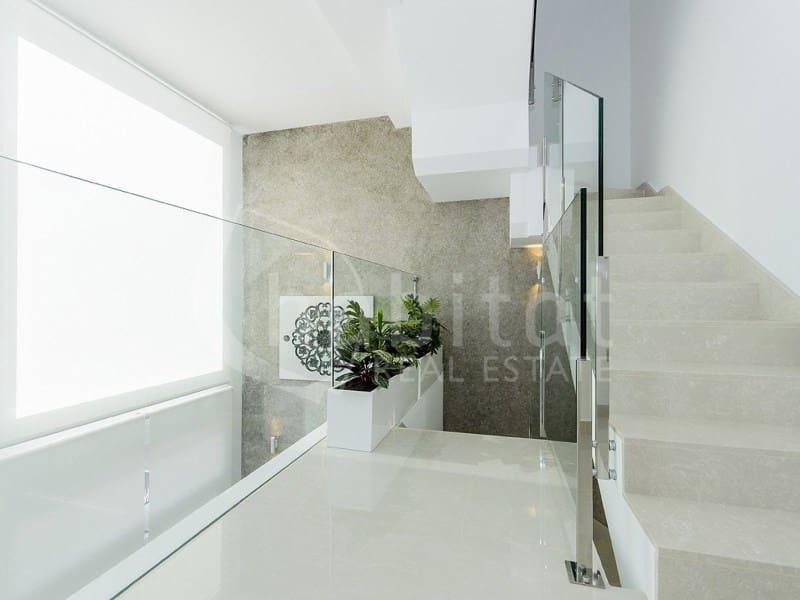 Chalet de 3 habitaciones en Los Montesinos en venta con piscina - 485.000 € (Ref: 9738384)