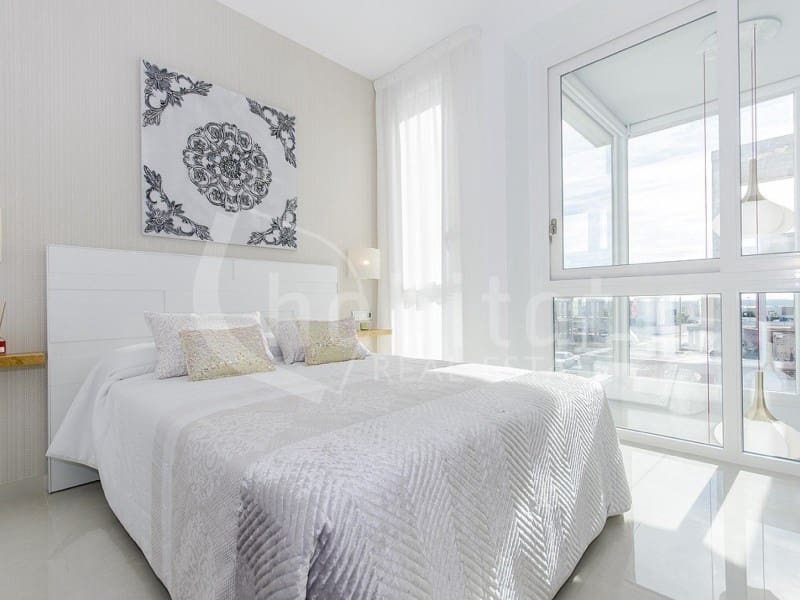 Chalet de 3 habitaciones en Los Montesinos en venta con piscina - 485.000 € (Ref: 9738384)