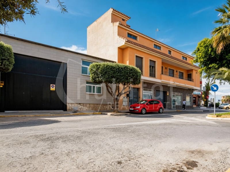 Erhverv til leje i Los Montesinos - € 1.500 (Ref: 9755607)