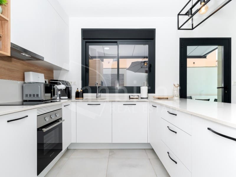 3 bedroom Villa for sale in Los Montesinos with pool - € 449,000 (Ref: 9777847)