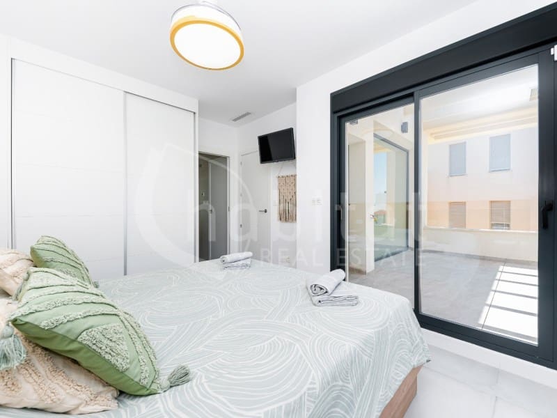 3 bedroom Villa for sale in Los Montesinos with pool - € 449,000 (Ref: 9777847)