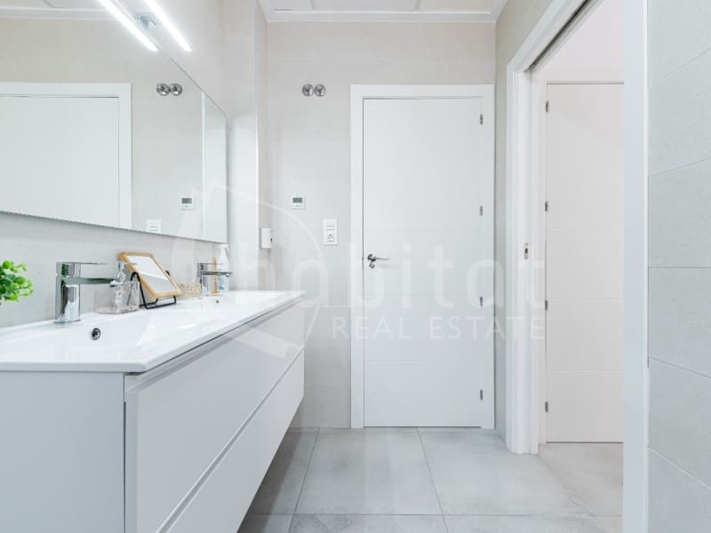 3 bedroom Villa for sale in Los Montesinos with pool - € 449,000 (Ref: 9777847)