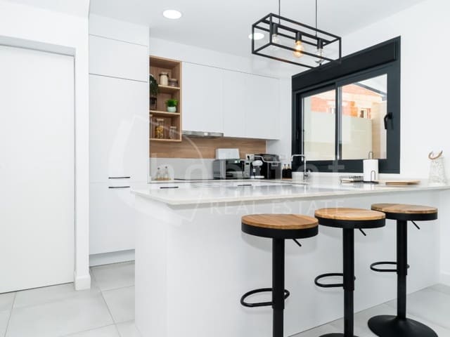 3 slaapkamer Villa te koop in Los Montesinos met zwembad - € 449.000 (Ref: 9777847)