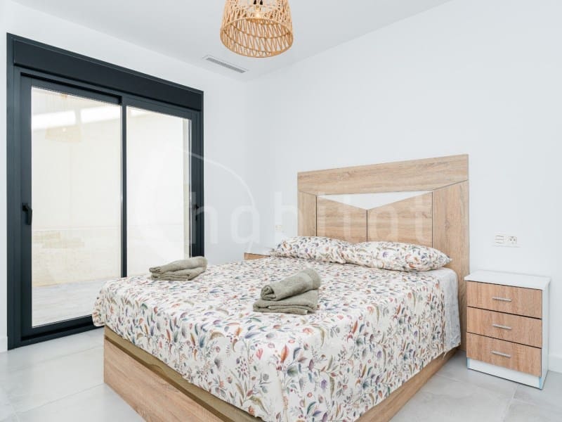 3 bedroom Villa for sale in Los Montesinos with pool - € 449,000 (Ref: 9777847)