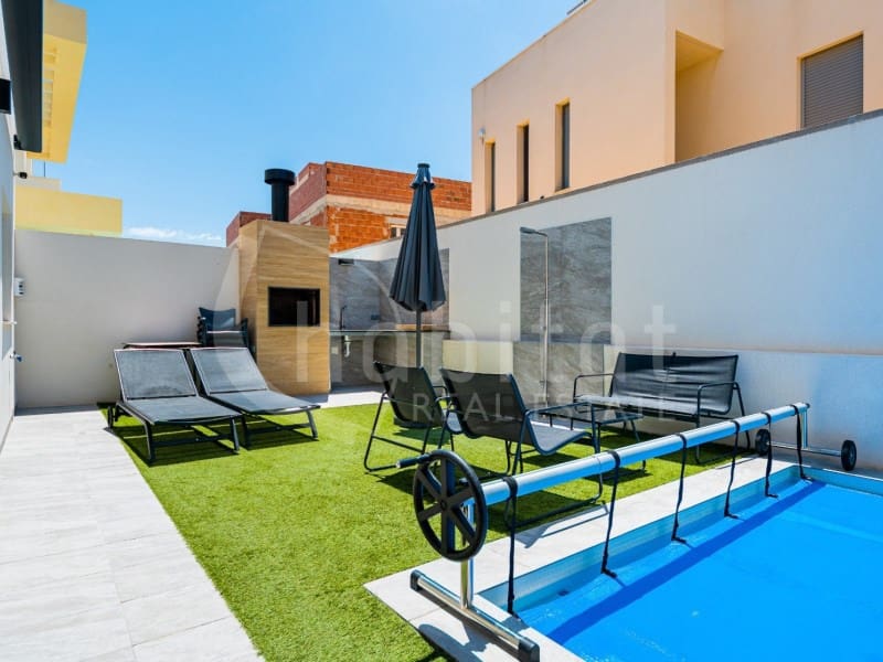 3 bedroom Villa for sale in Los Montesinos with pool - € 449,000 (Ref: 9777847)