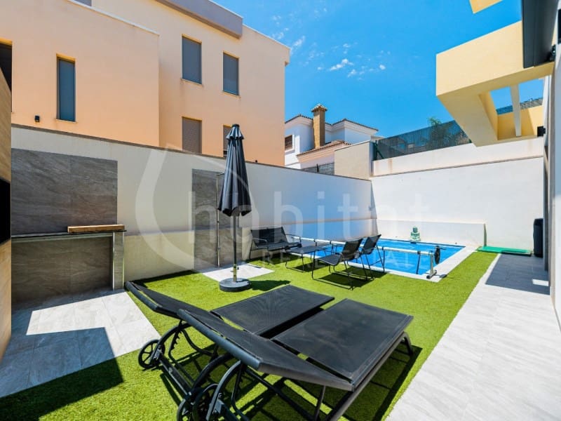 3 bedroom Villa for sale in Los Montesinos with pool - € 449,000 (Ref: 9777847)