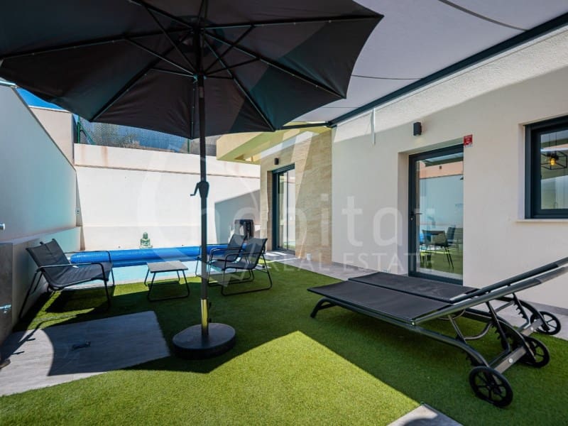 3 bedroom Villa for sale in Los Montesinos with pool - € 449,000 (Ref: 9777847)