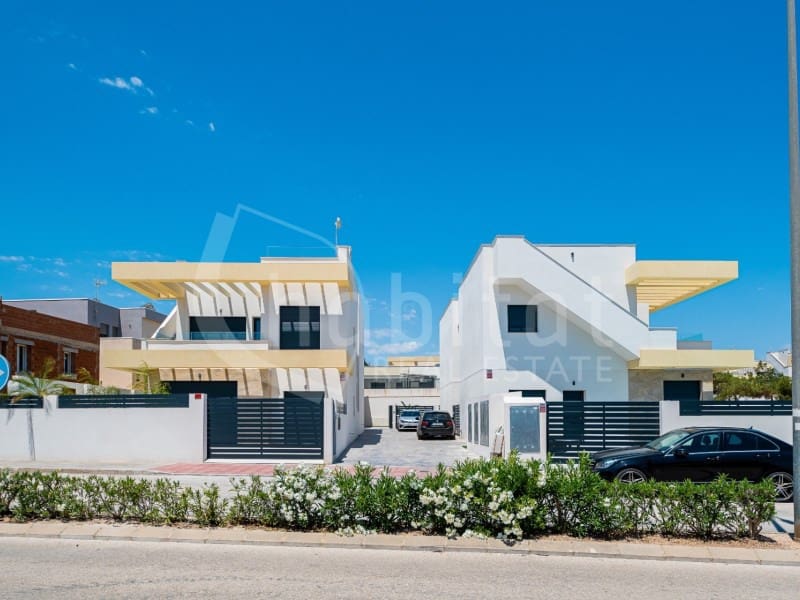 3 bedroom Villa for sale in Los Montesinos with pool - € 449,000 (Ref: 9777847)