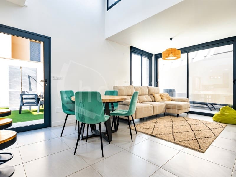 Chalet de 3 habitaciones en Los Montesinos en venta con piscina garaje - 420.000 € (Ref: 9777847)