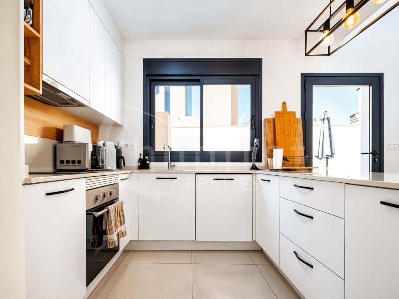 Chalet de 3 habitaciones en Los Montesinos en venta con piscina garaje - 420.000 € (Ref: 9777847)