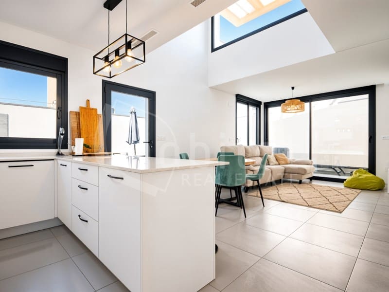 Chalet de 3 habitaciones en Los Montesinos en venta con piscina garaje - 420.000 € (Ref: 9777847)