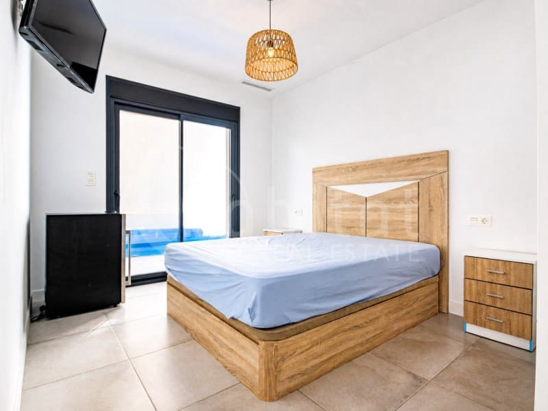 Chalet de 3 habitaciones en Los Montesinos en venta con piscina garaje - 420.000 € (Ref: 9777847)