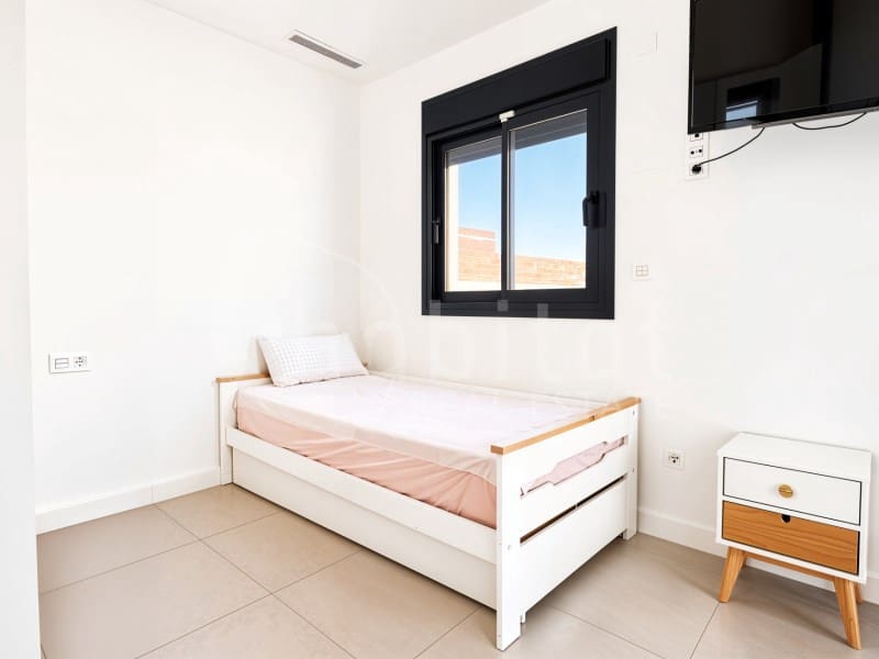 Chalet de 3 habitaciones en Los Montesinos en venta con piscina garaje - 420.000 € (Ref: 9777847)