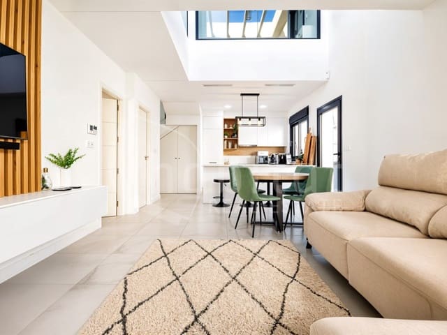 Chalet de 3 habitaciones en Los Montesinos en venta con piscina garaje - 420.000 € (Ref: 9777847)