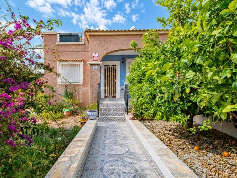 3 slaapkamer Huis te koop in Los Montesinos - € 186.500 (Ref: 9817877)