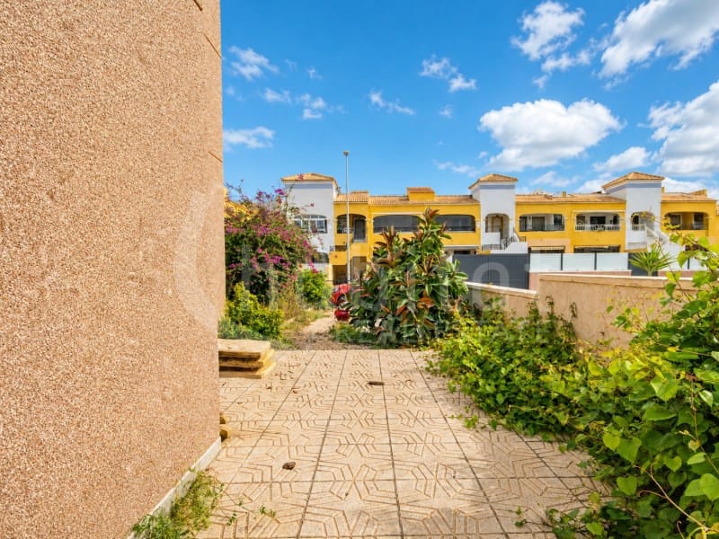 3 slaapkamer Huis te koop in Los Montesinos - € 186.500 (Ref: 9817877)