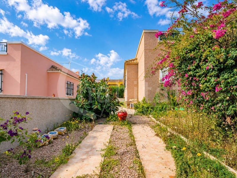 3 slaapkamer Huis te koop in Los Montesinos - € 186.500 (Ref: 9817877)