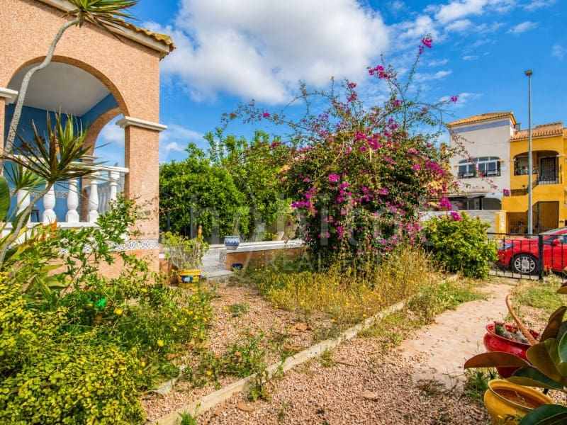 3 slaapkamer Huis te koop in Los Montesinos - € 186.500 (Ref: 9817877)