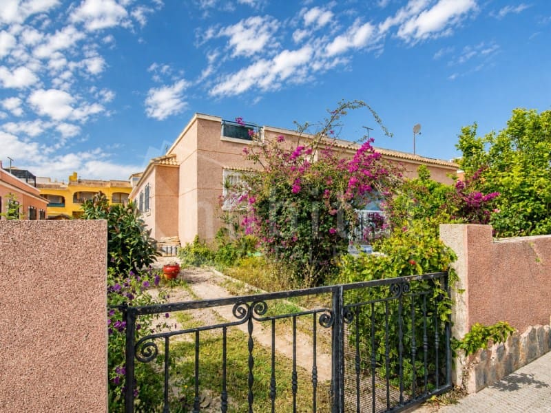 3 slaapkamer Huis te koop in Los Montesinos - € 186.500 (Ref: 9817877)