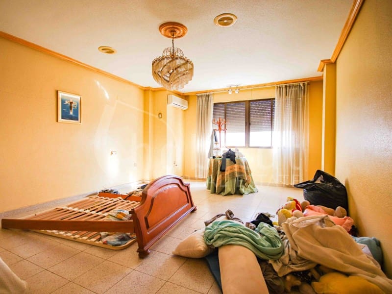 Pareado de 5 habitaciones en Los Montesinos en venta con garaje - 309.000 € (Ref: 9833611)