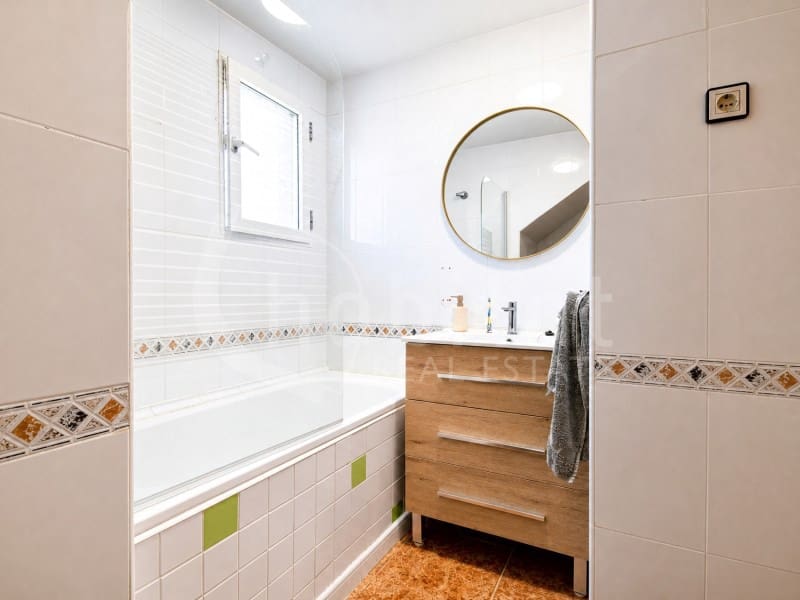 3 bedroom Semi-detached Villa for rent in Torrevieja with pool garage - € 1,100 (Ref: 9839202)