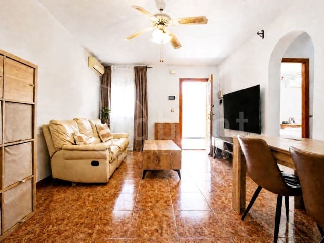 3 bedroom Semi-detached Villa for rent in El Chaparral - La Siesta - La Torreta, Torrevieja with pool garage - € 1,100 (Ref: 9839202)