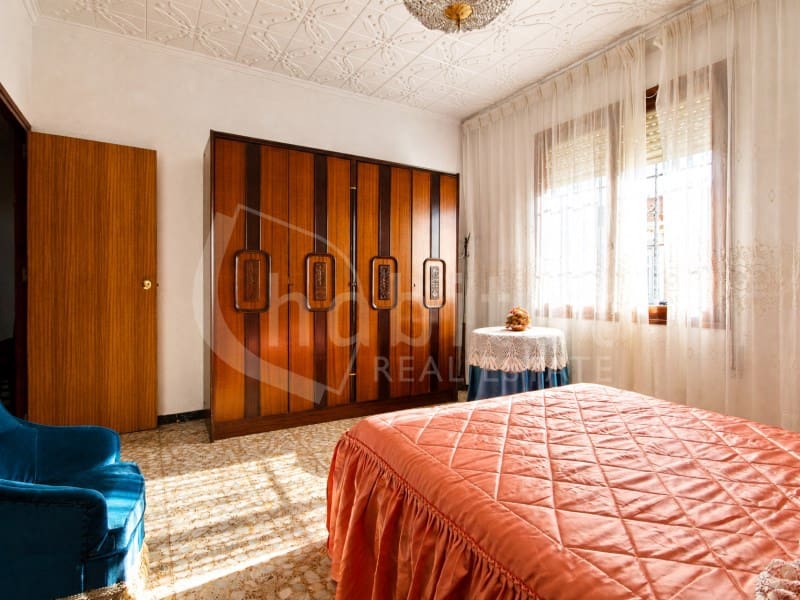 4 bedroom Townhouse for sale in Los Montesinos with garage - € 235,000 (Ref: 9842756)