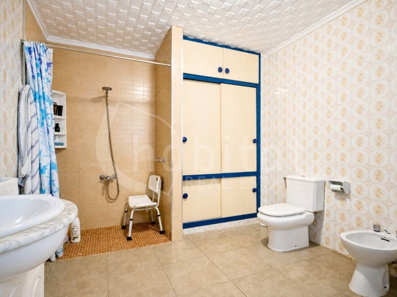 4 bedroom Townhouse for sale in Los Montesinos with garage - € 235,000 (Ref: 9842756)