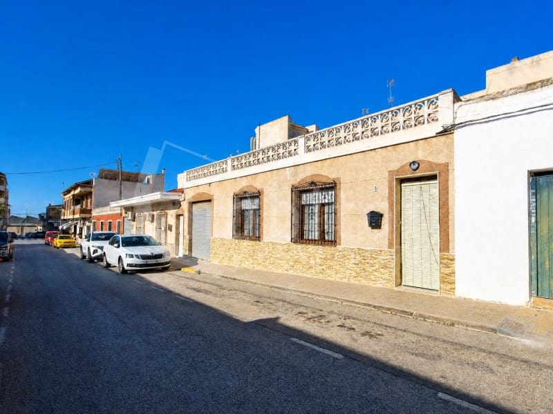 4 bedroom Townhouse for sale in Los Montesinos with garage - € 235,000 (Ref: 9842756)