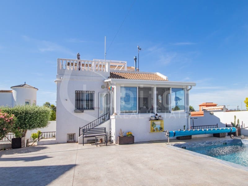 4 Zimmer Villa zu verkaufen in Orihuela mit Pool Garage - 485.000 € (Ref: 9850986)