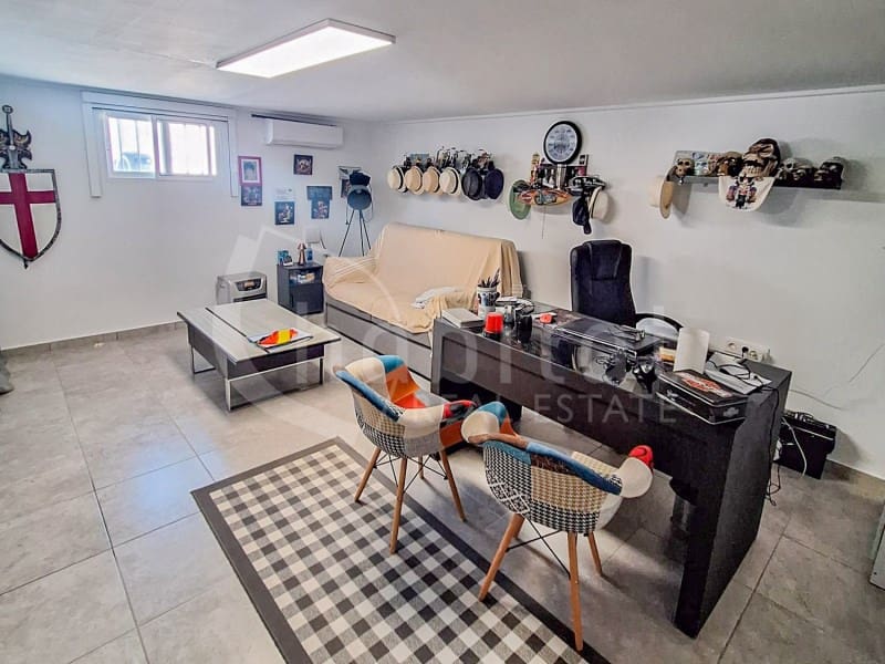 4 Zimmer Villa zu verkaufen in Orihuela mit Pool Garage - 485.000 € (Ref: 9850986)