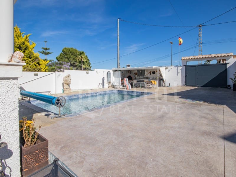 4 Zimmer Villa zu verkaufen in Orihuela mit Pool Garage - 485.000 € (Ref: 9850986)