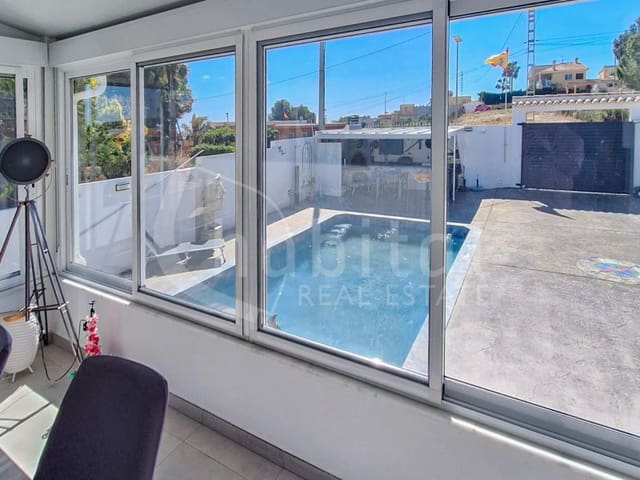 4 Zimmer Villa zu verkaufen in Arneva, Orihuela mit Pool Garage - 485.000 € (Ref: 9850986)
